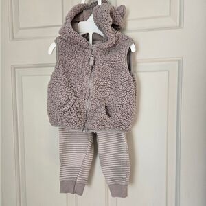 2/$15 Carter's Soft Taupe Sherpa Vest Set Size 6 M
